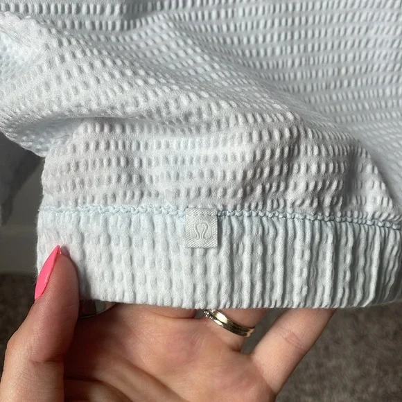 Lululemon Pack Light Pullover *Packable - Picture 9 of 14